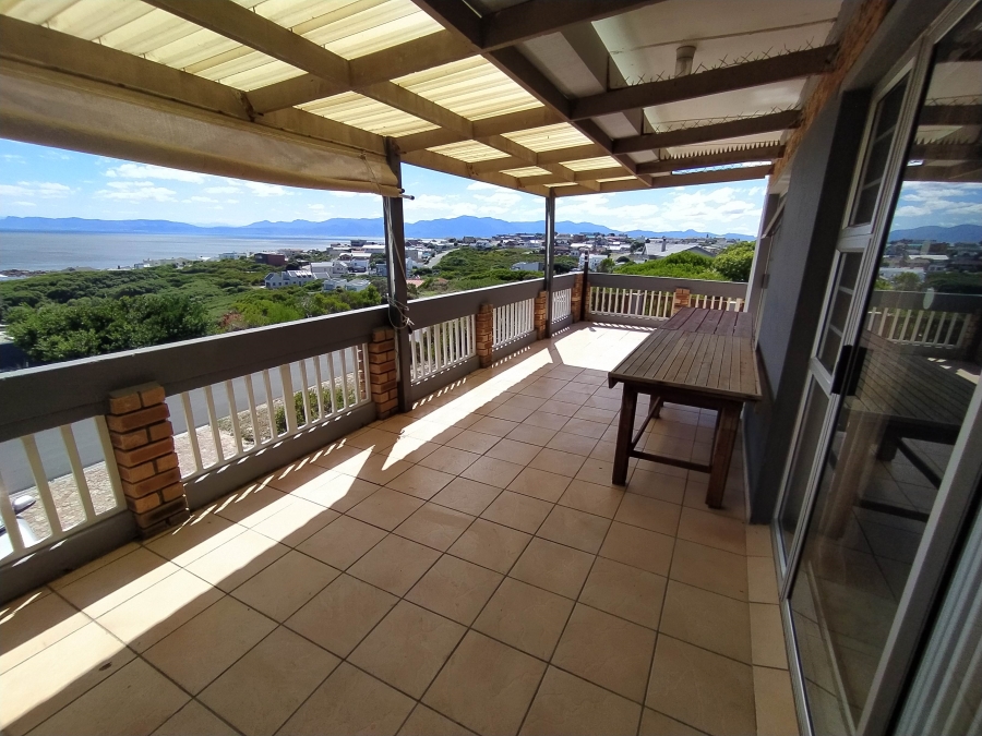 6 Bedroom Property for Sale in De Kelders Western Cape